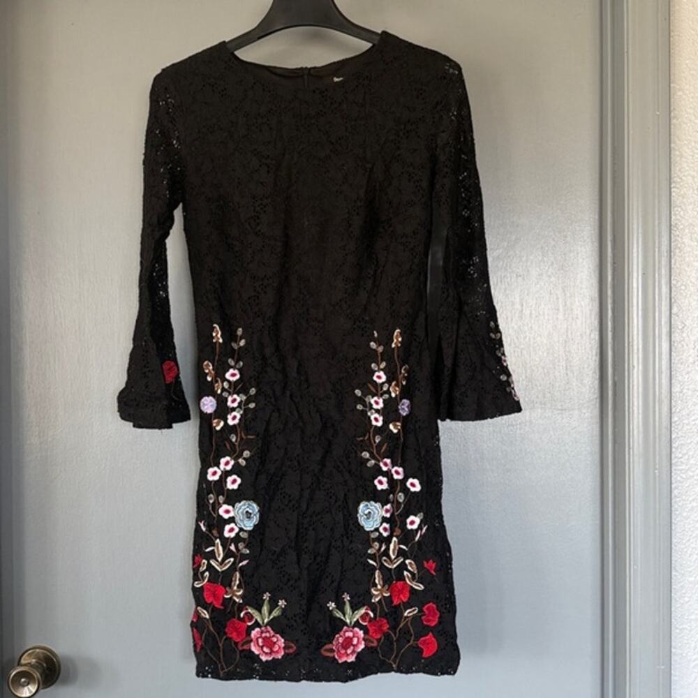 Desigual Black Eyelet Floral Embroidery Lined Dress Back Zip Flare Sleeve sz 36